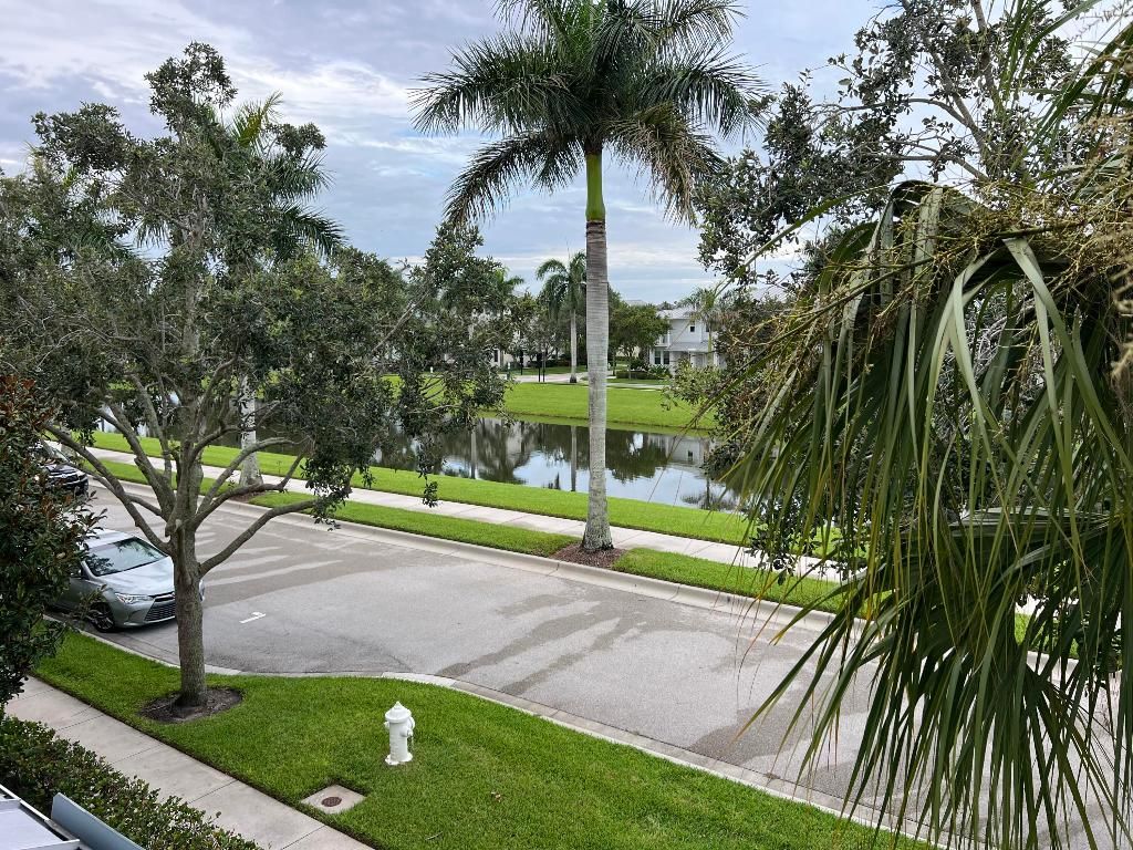 Photo of 3303 E Mallory Boulevard, Jupiter, FL 33458 (MLS # R11103838)