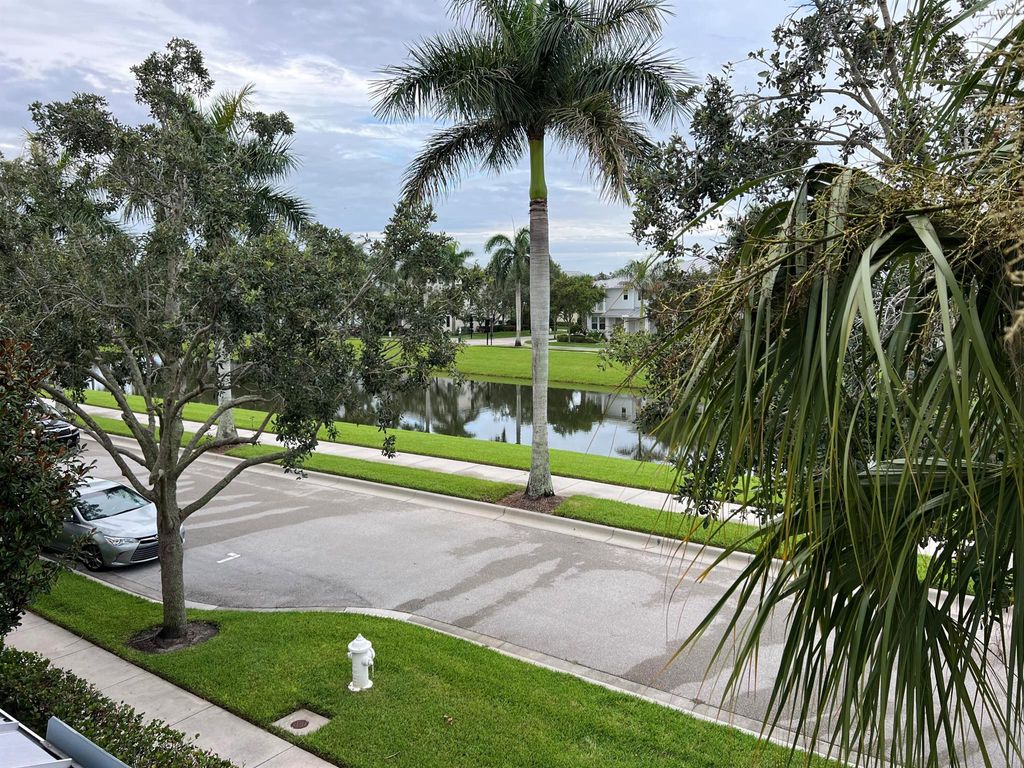 Photo of 3303 E Mallory Boulevard, Jupiter, FL 33458 (MLS # R11103838)