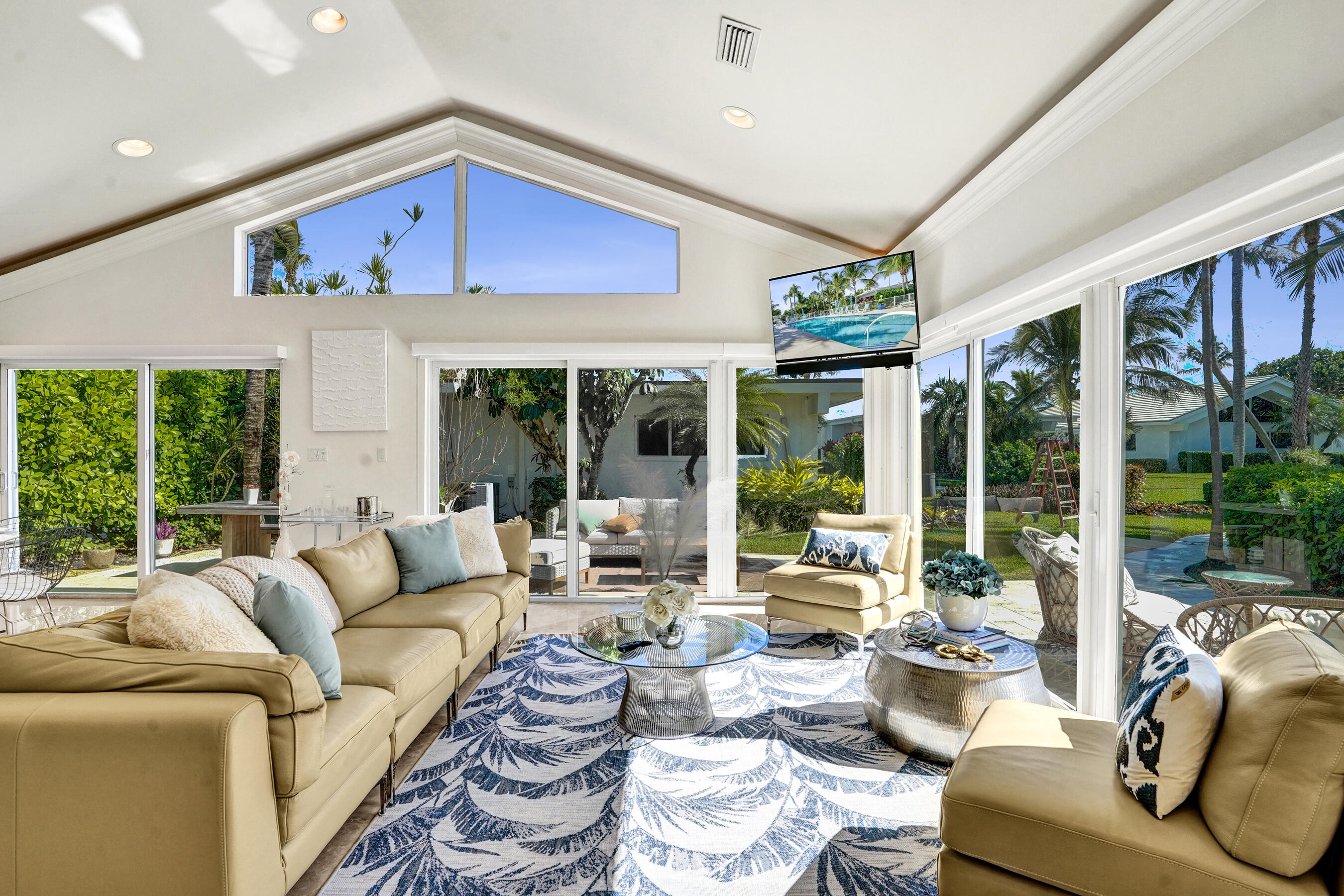 1212 Hillsboro Mile Villa 14