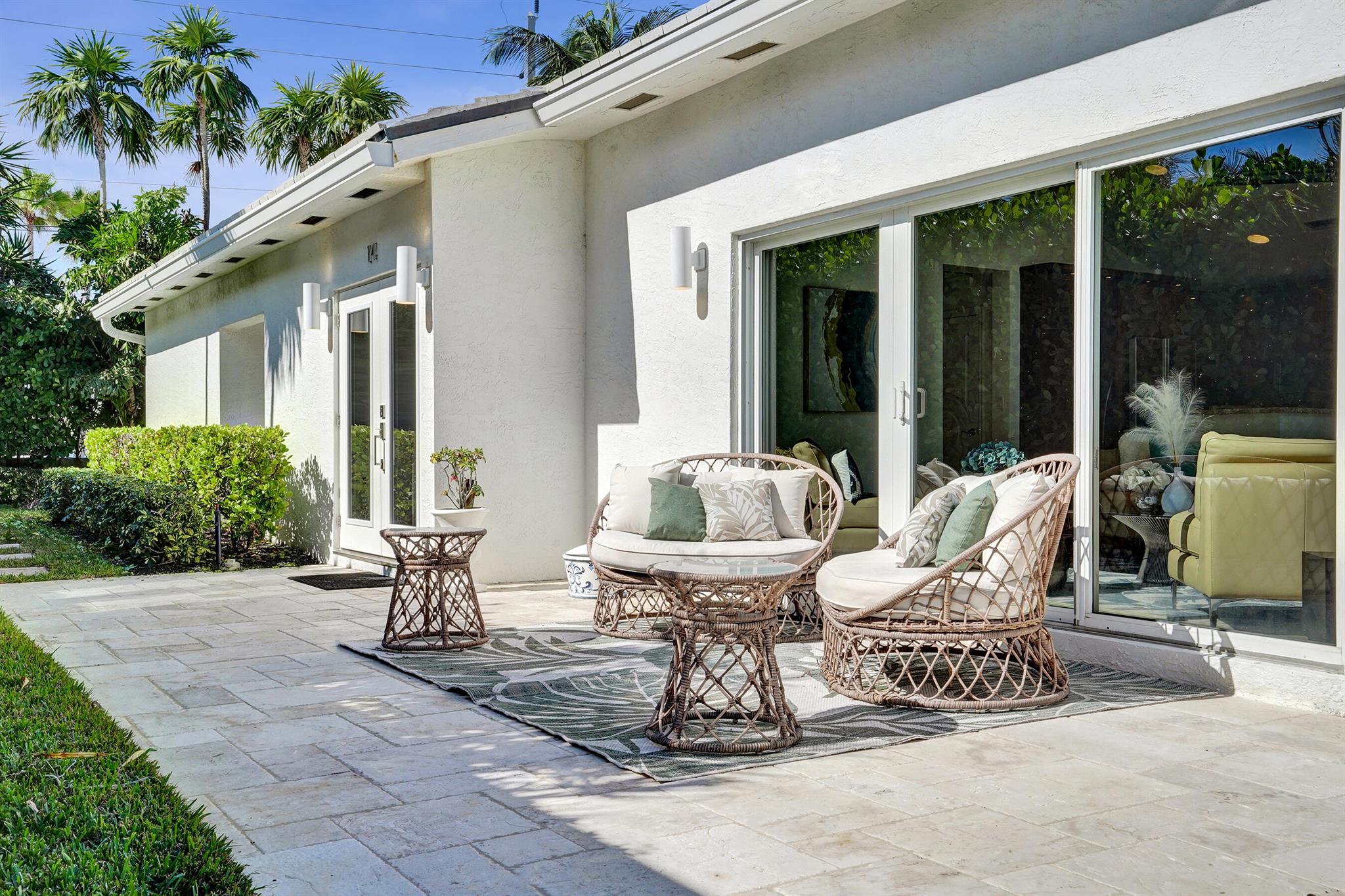 1212 Hillsboro Mile Villa 14