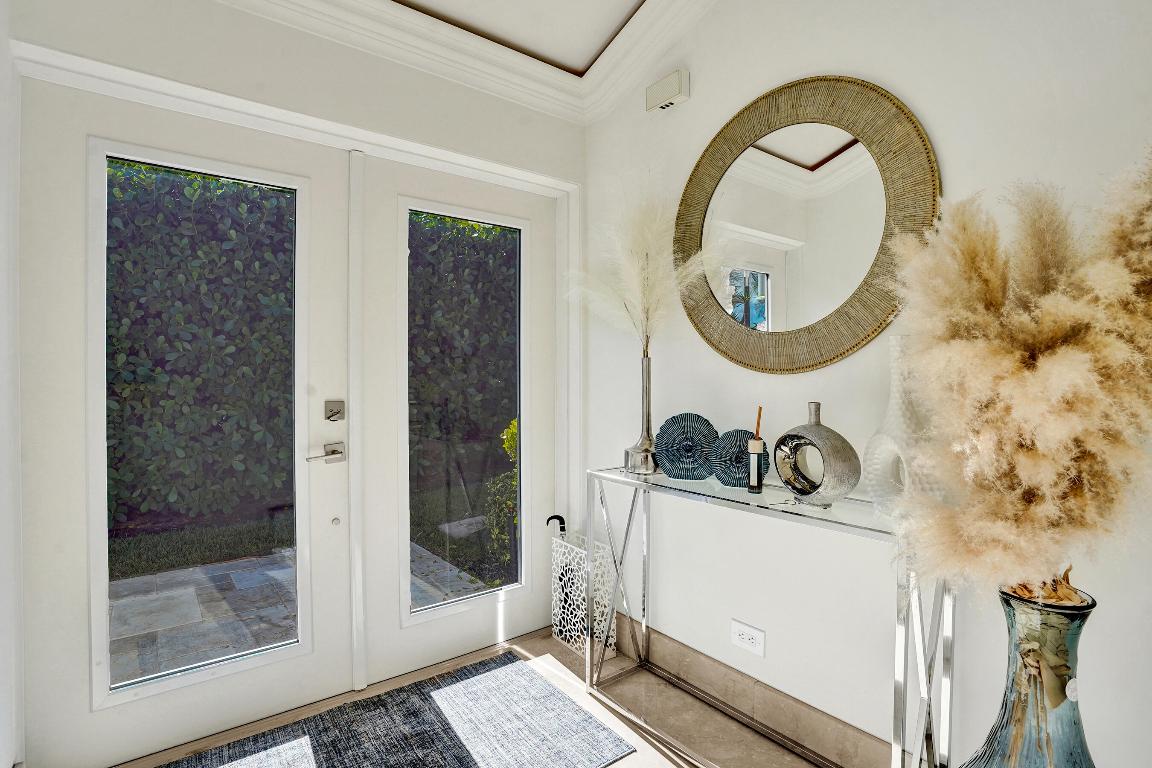 1212 Hillsboro Mile Villa 14