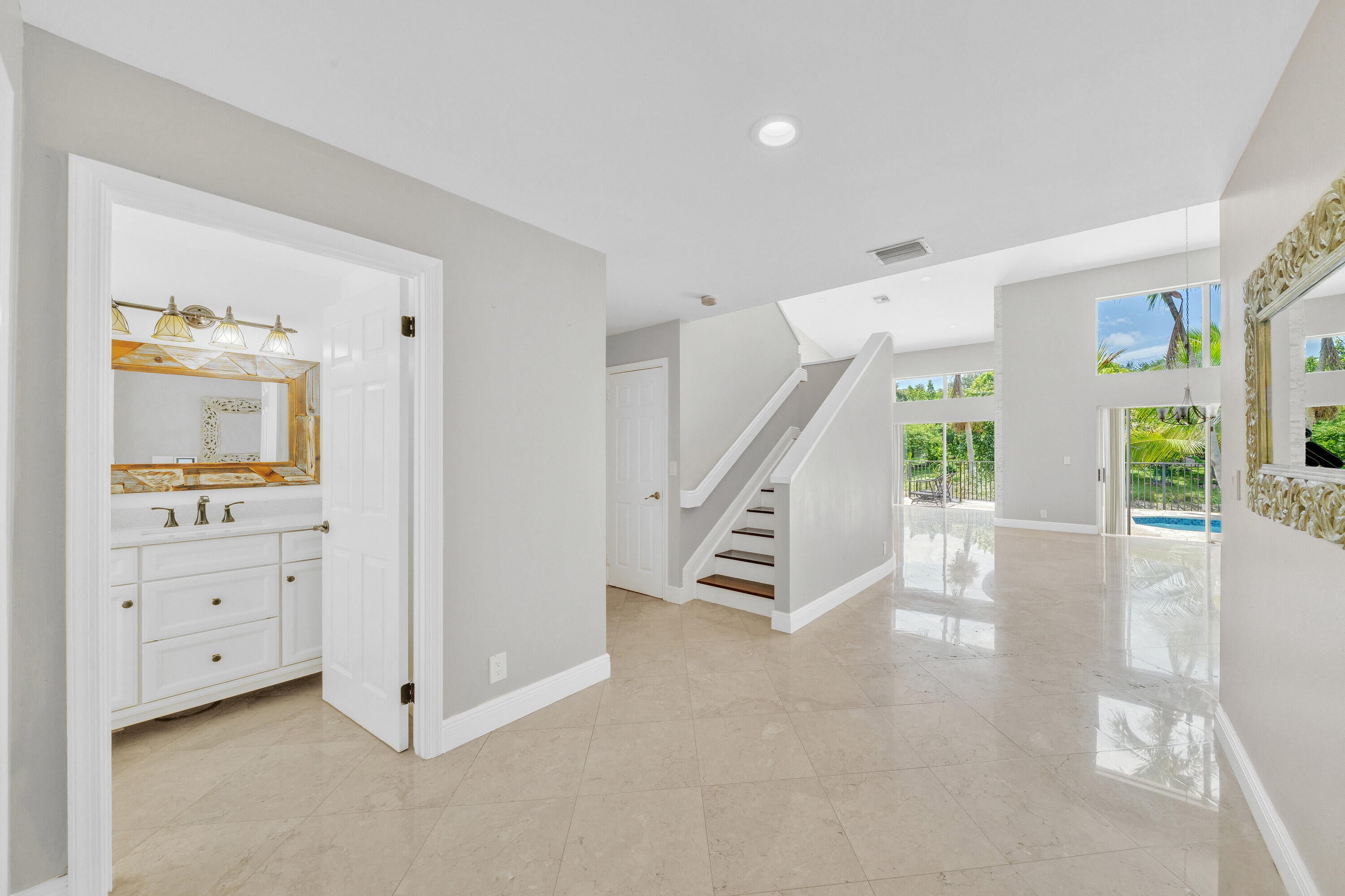5921 NW 59TH Avenue