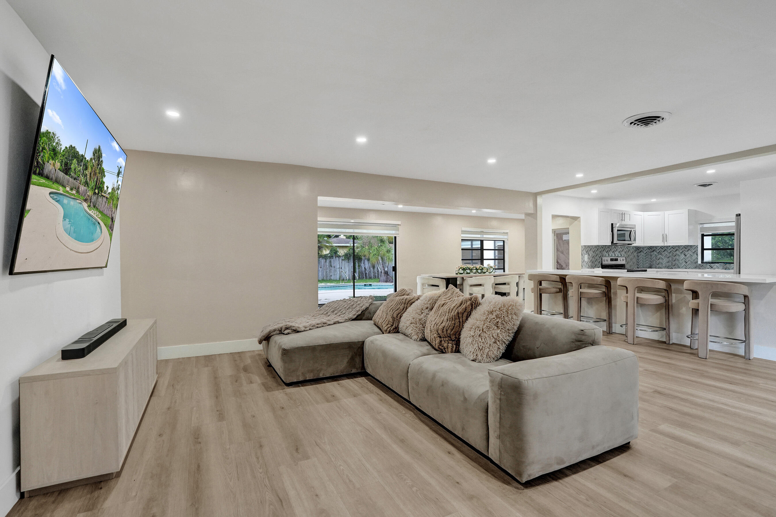 885 Azalea Court