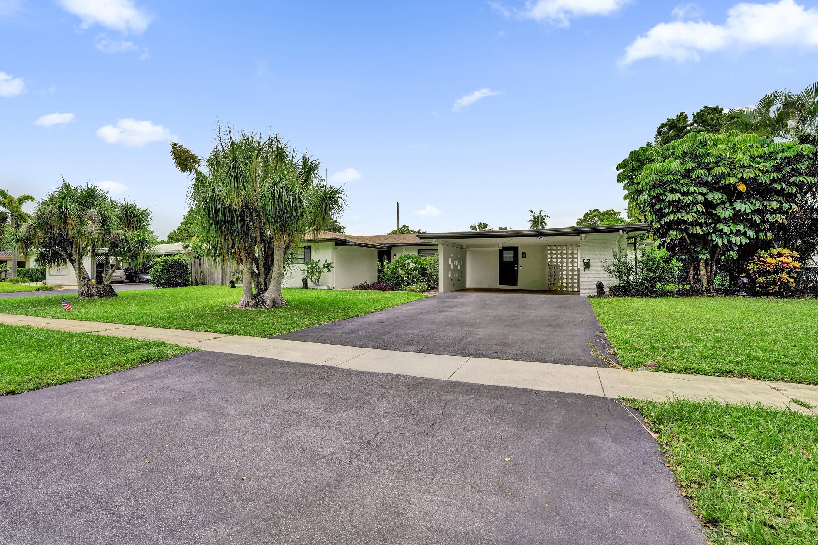 885 Azalea Court