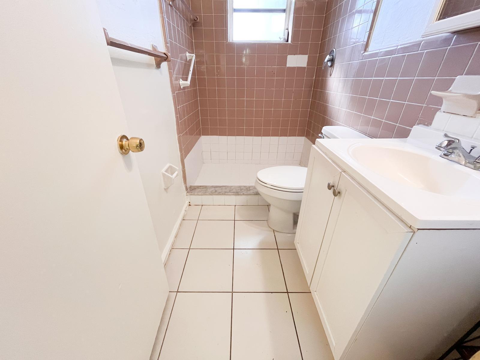 KENMONT - Residential Lease