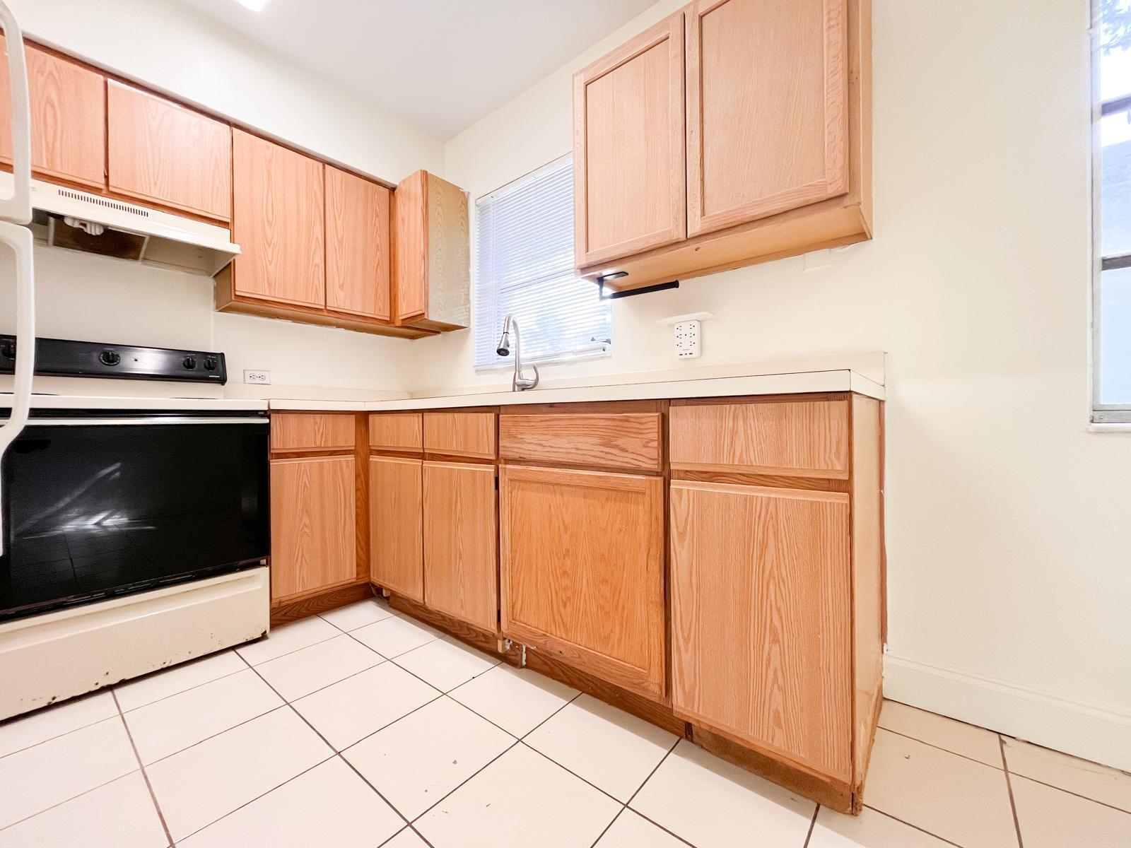 KENMONT - Residential Lease