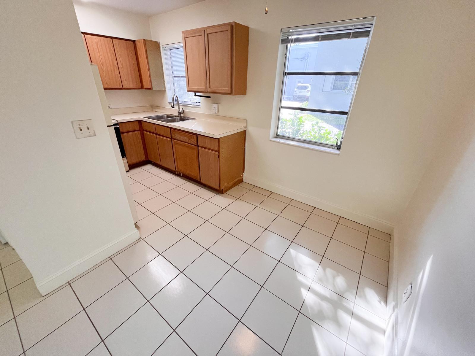 KENMONT - Residential Lease