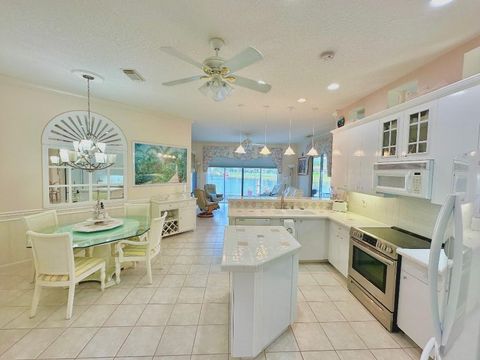 Single Family Residence in Port St Lucie FL 640 Lake Charles Cir Cir 1.jpg