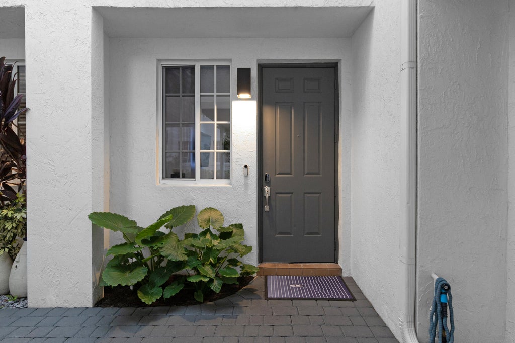 Photo of 732 SE 2nd Street #732, Pompano Beach, FL 33060 (MLS # B26037860)