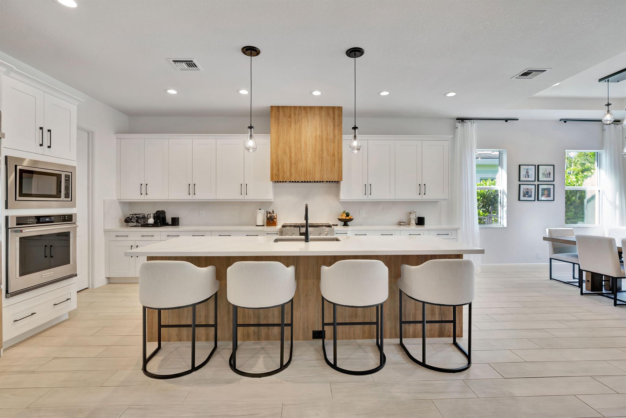 9264 Crestview Circle