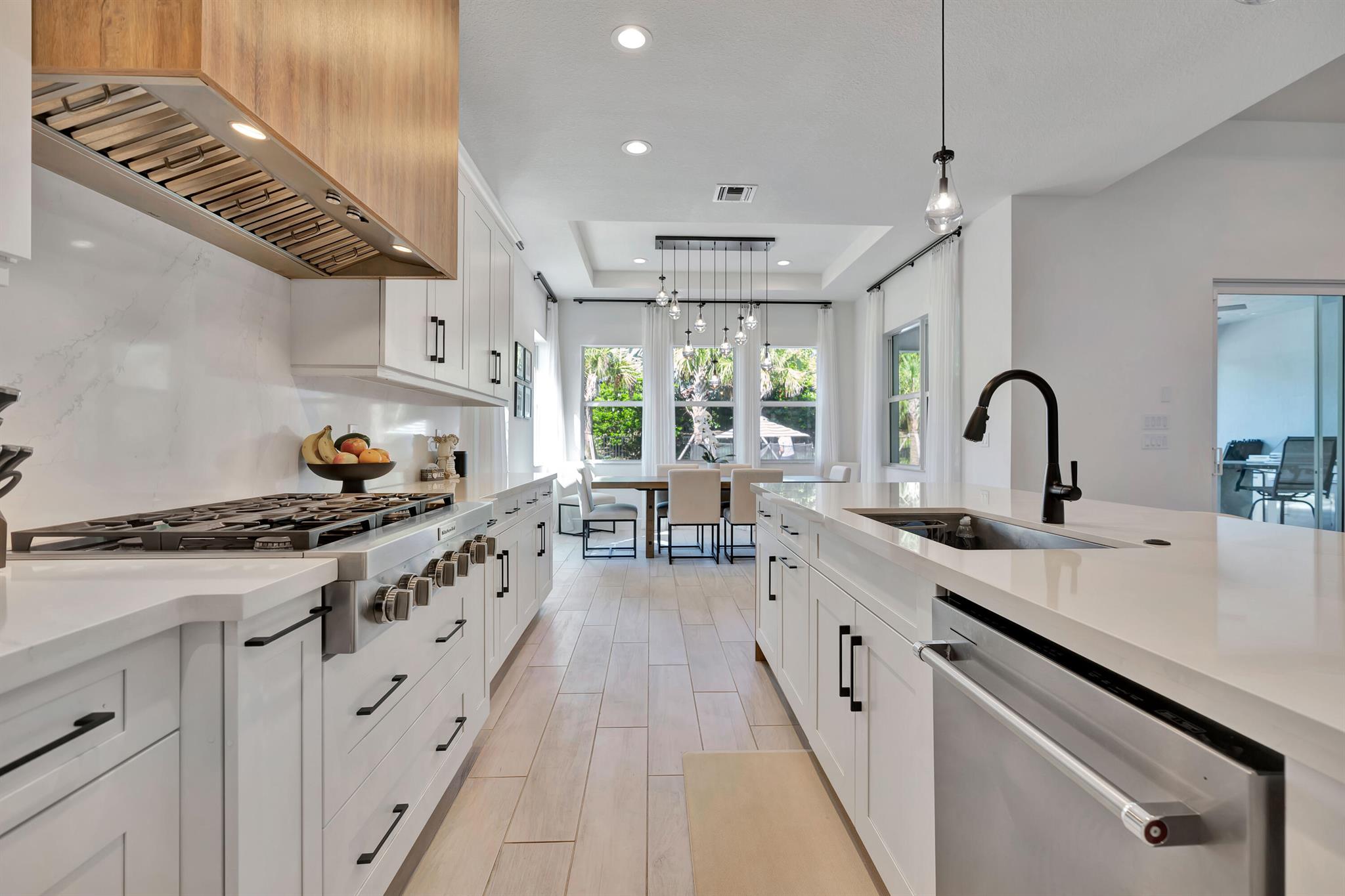 9264 Crestview Circle