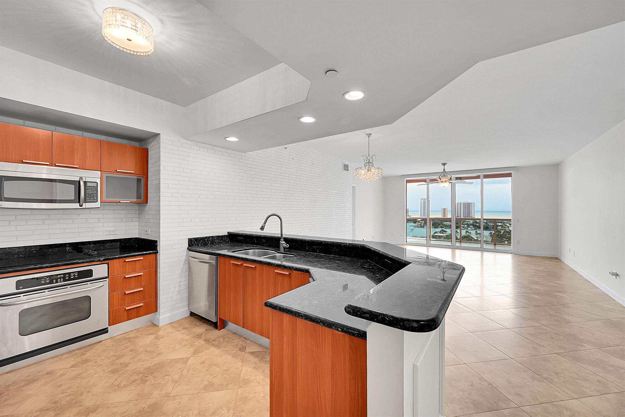 MARINA GRANDE RIVIERA BEA - Residential