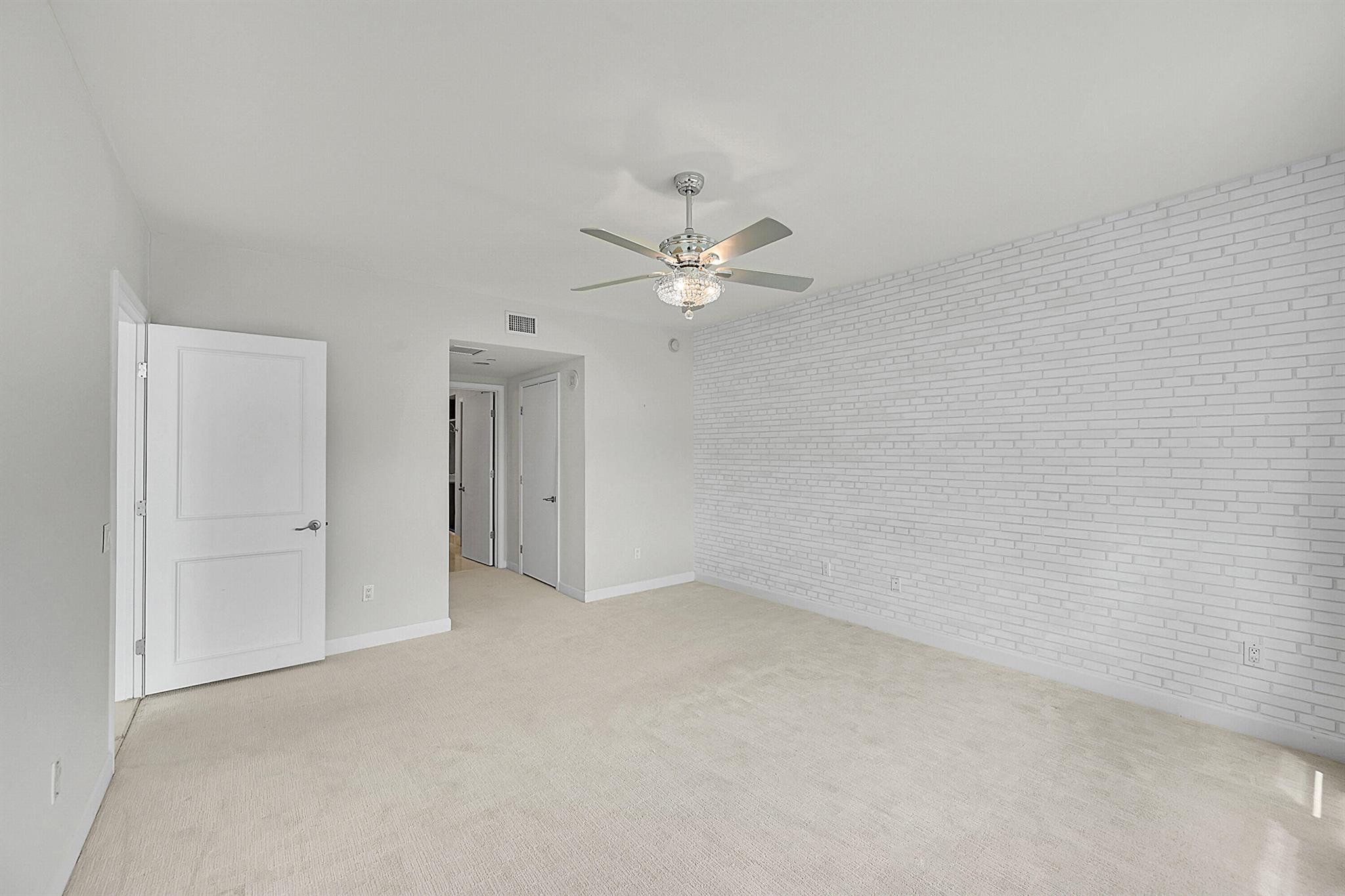 MARINA GRANDE RIVIERA BEA - Residential