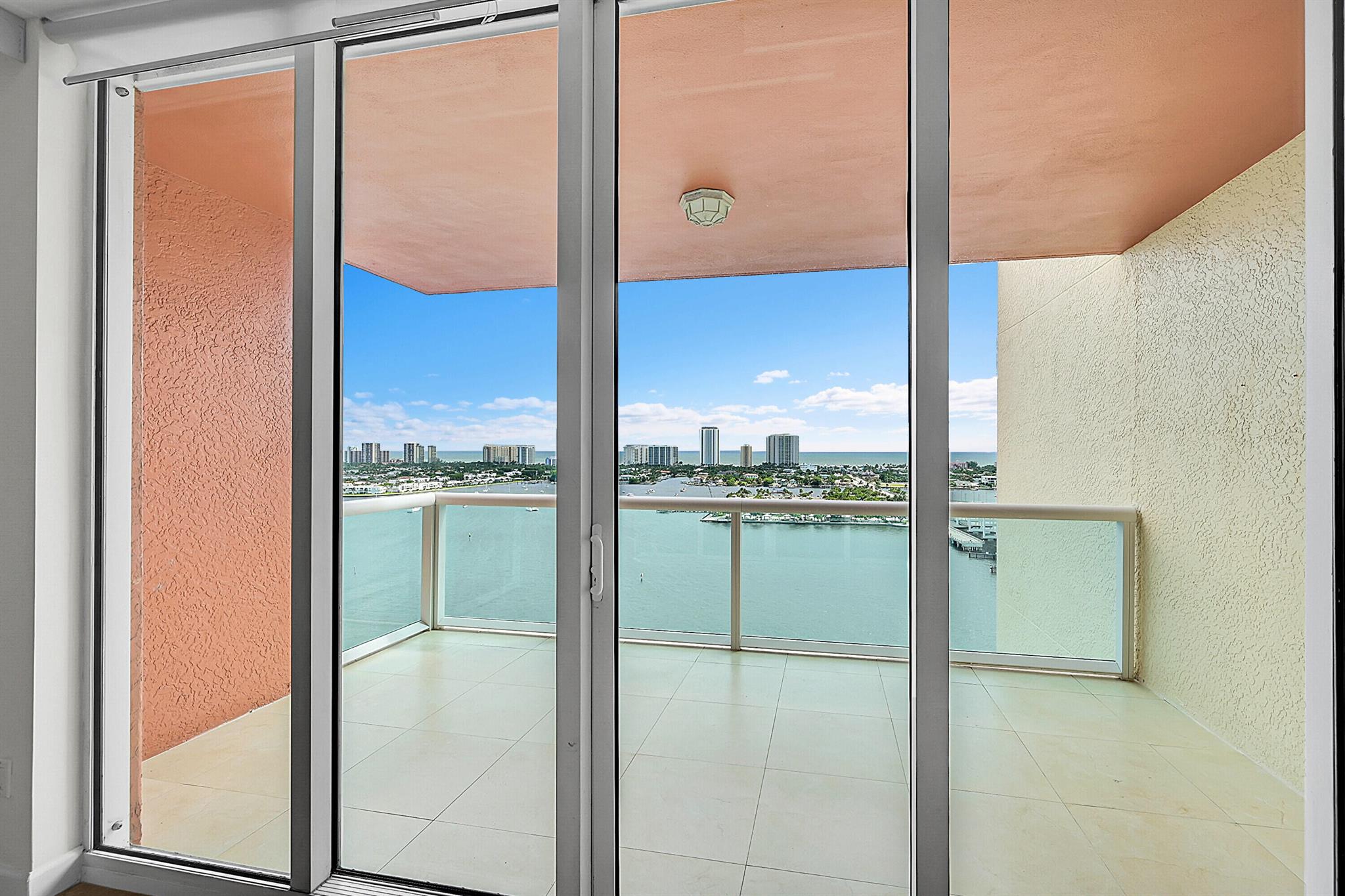 MARINA GRANDE RIVIERA BEA - Residential