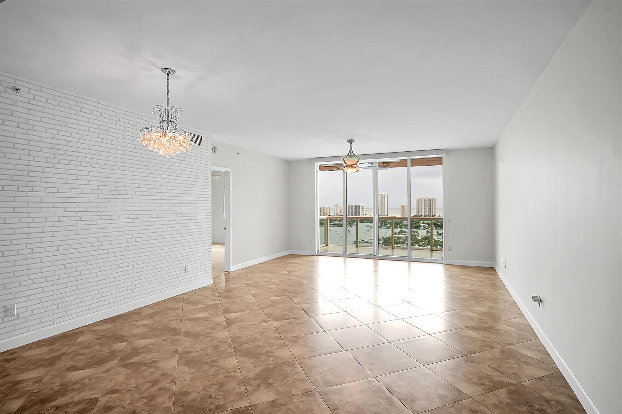 MARINA GRANDE RIVIERA BEA - Residential