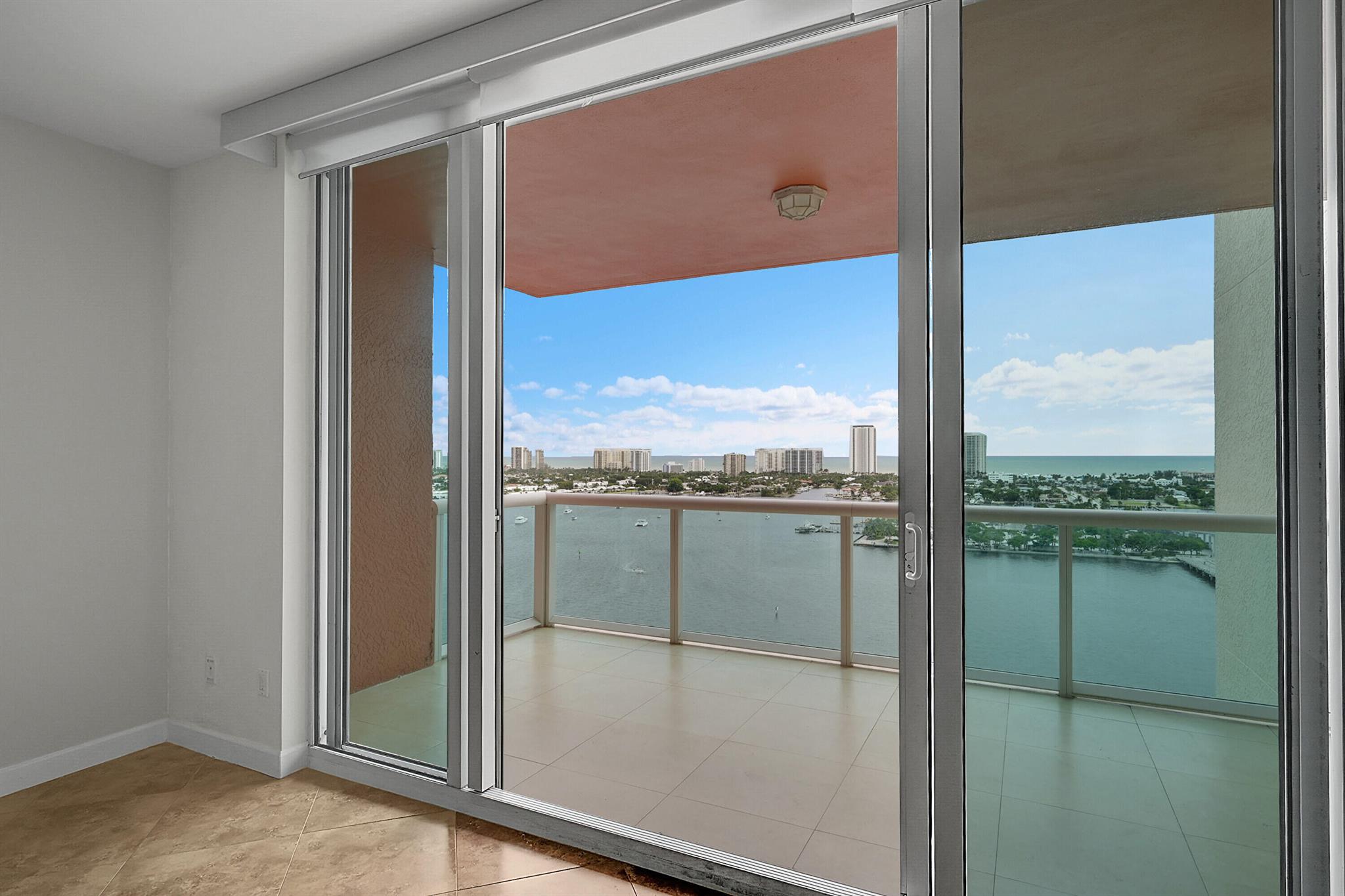 MARINA GRANDE RIVIERA BEA - Residential