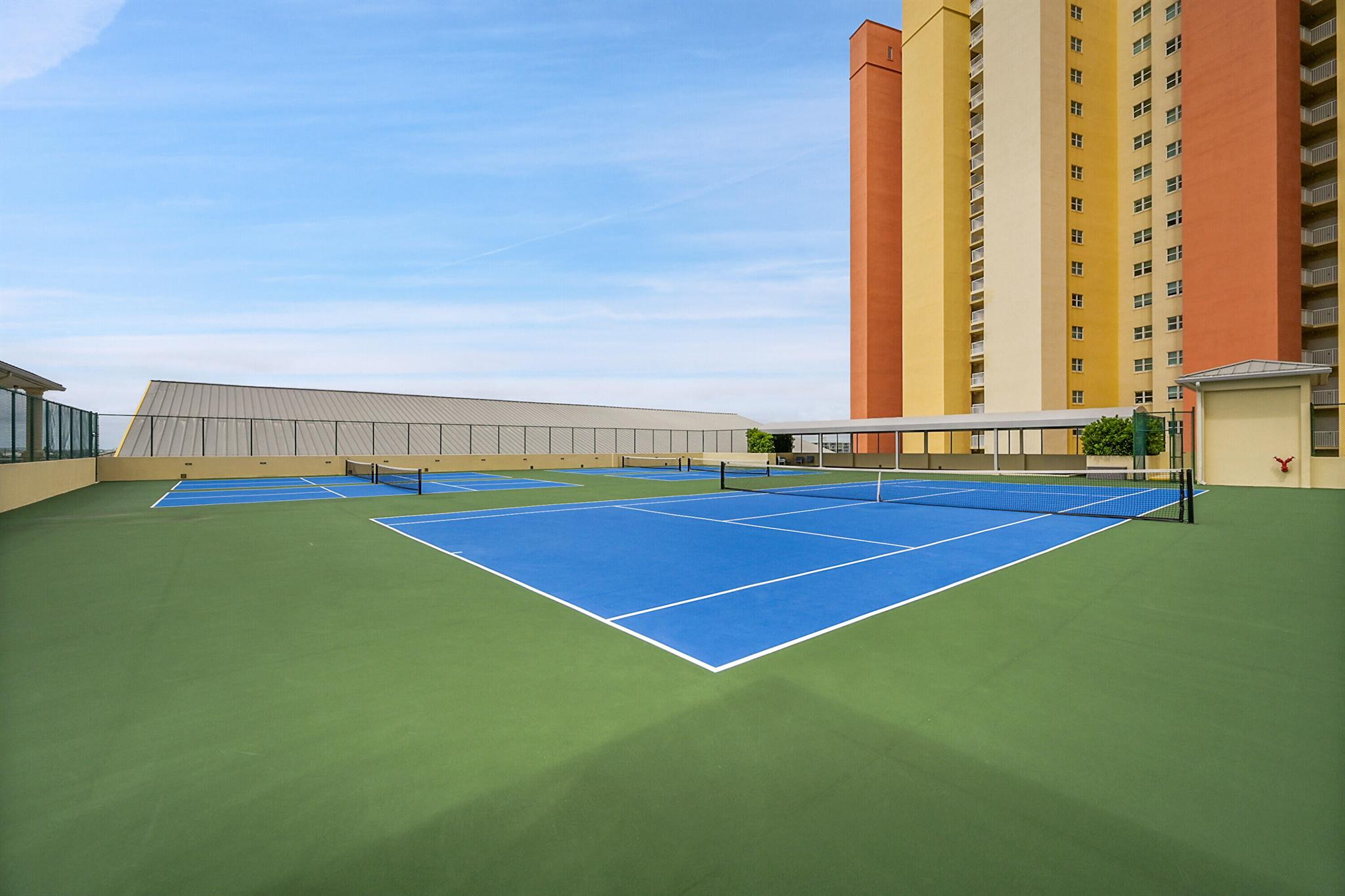 MARINA GRANDE RIVIERA BEA - Residential