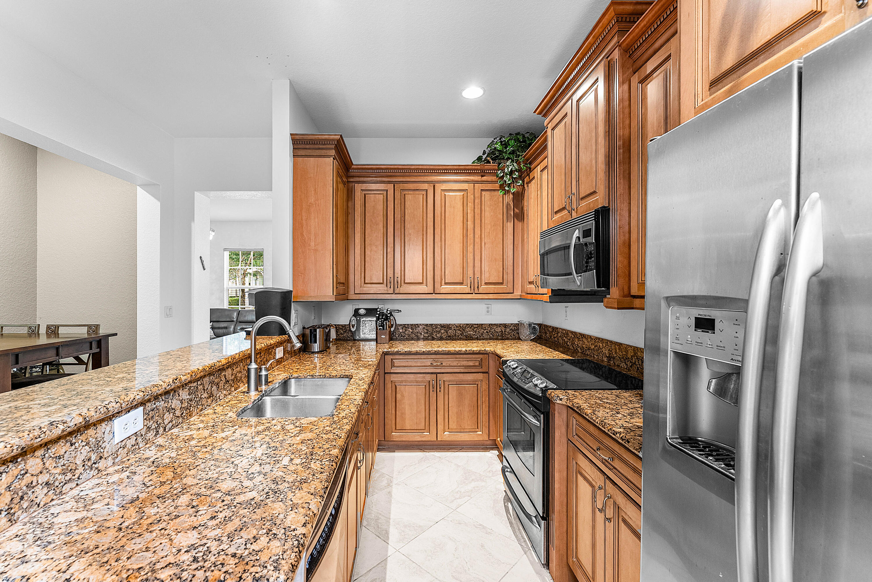 PENINSULA VILLAGE GREENS - Residential Lease