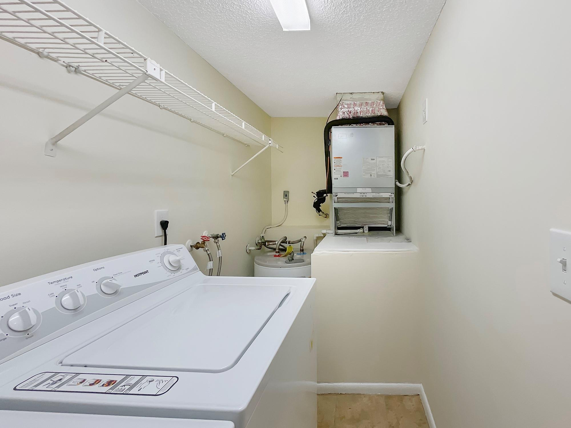 SUN AND LAKE CONDO - Residential