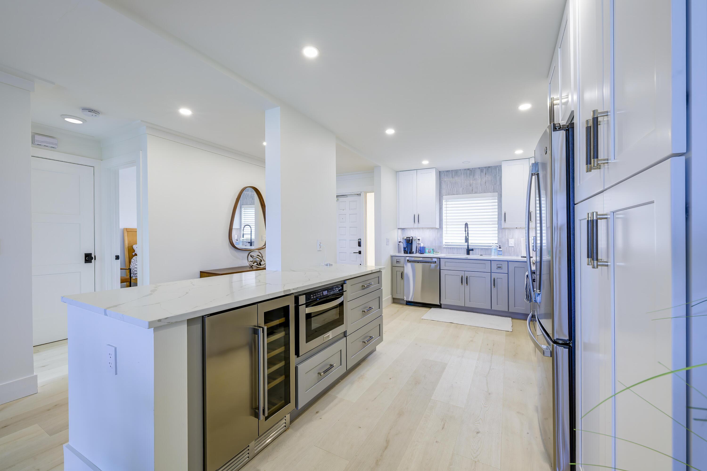 BROADVIEW CONDO - Residential Lease