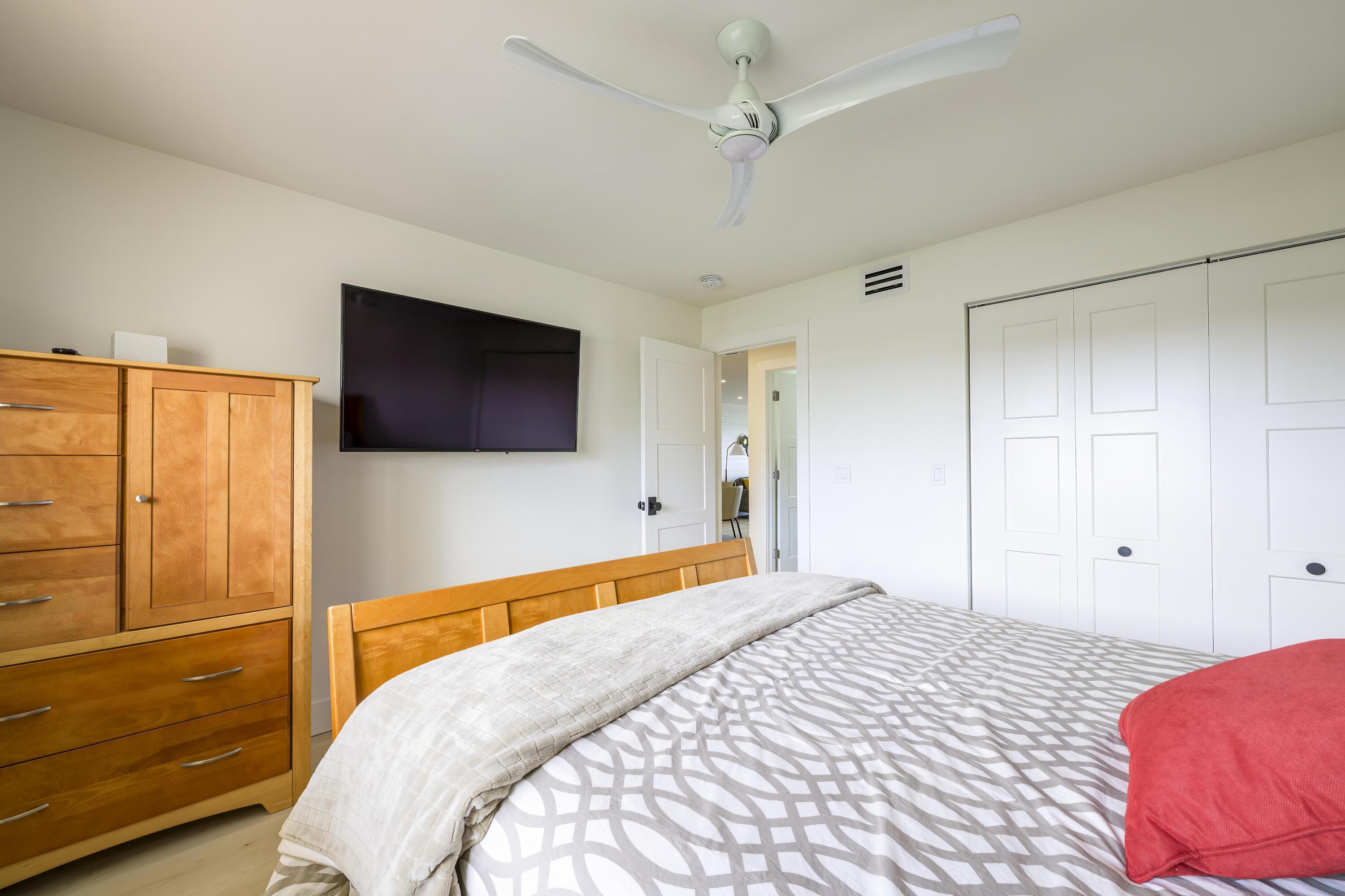 BROADVIEW CONDO - Residential Lease