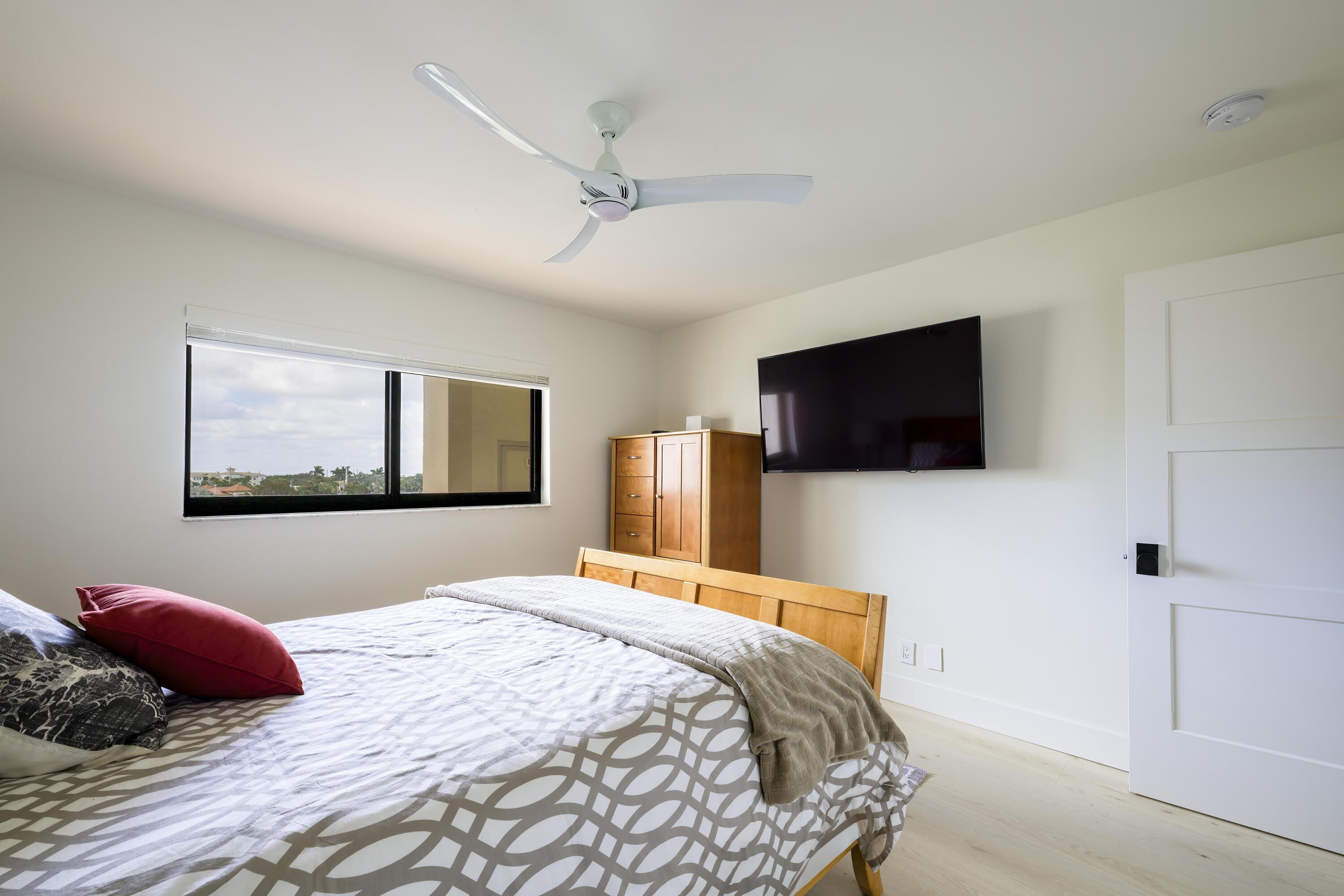 BROADVIEW CONDO - Residential Lease