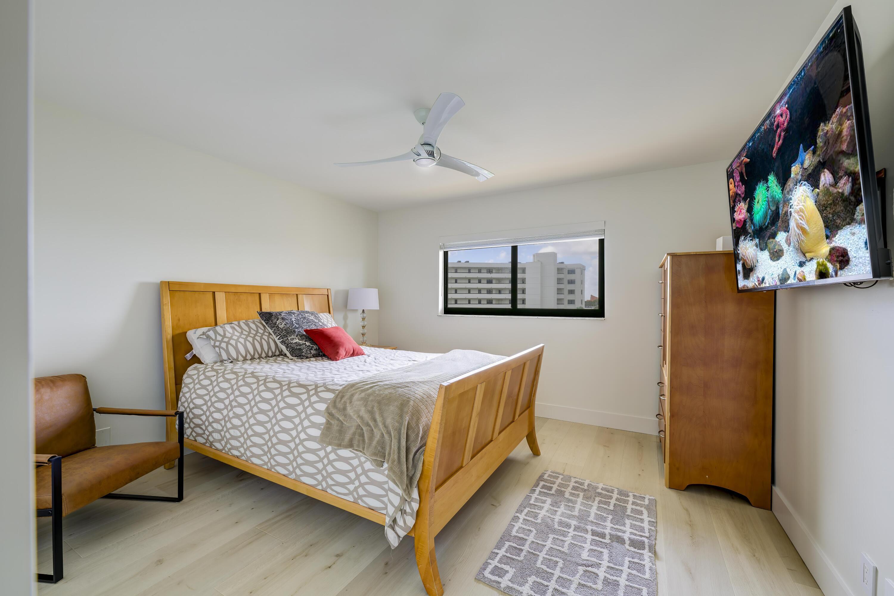 BROADVIEW CONDO - Residential Lease