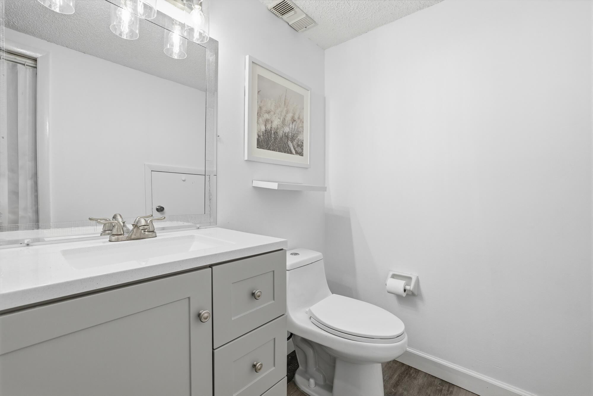 THE COURT YARDS CONDO - Residential