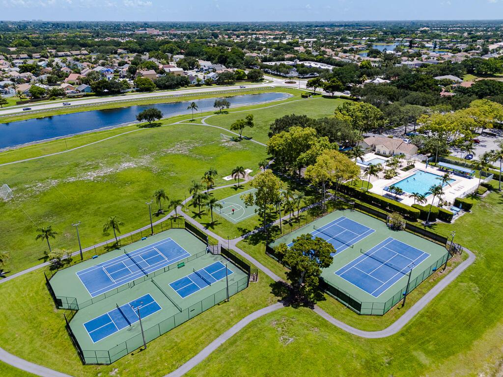 LAKE CHARLESTON - Residential Lease