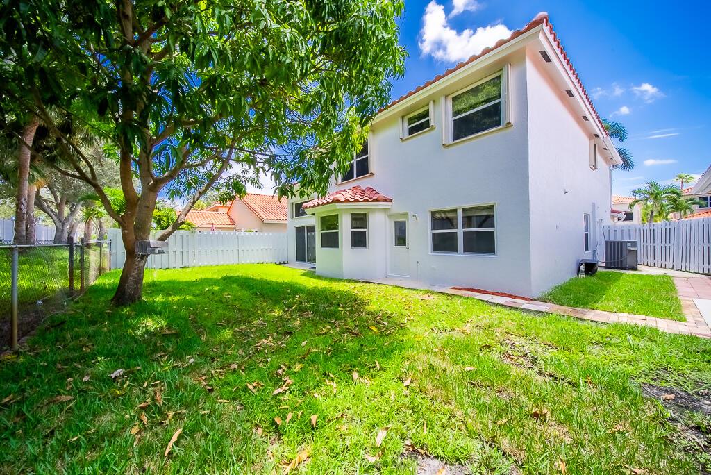 LAKE CHARLESTON - Residential Lease