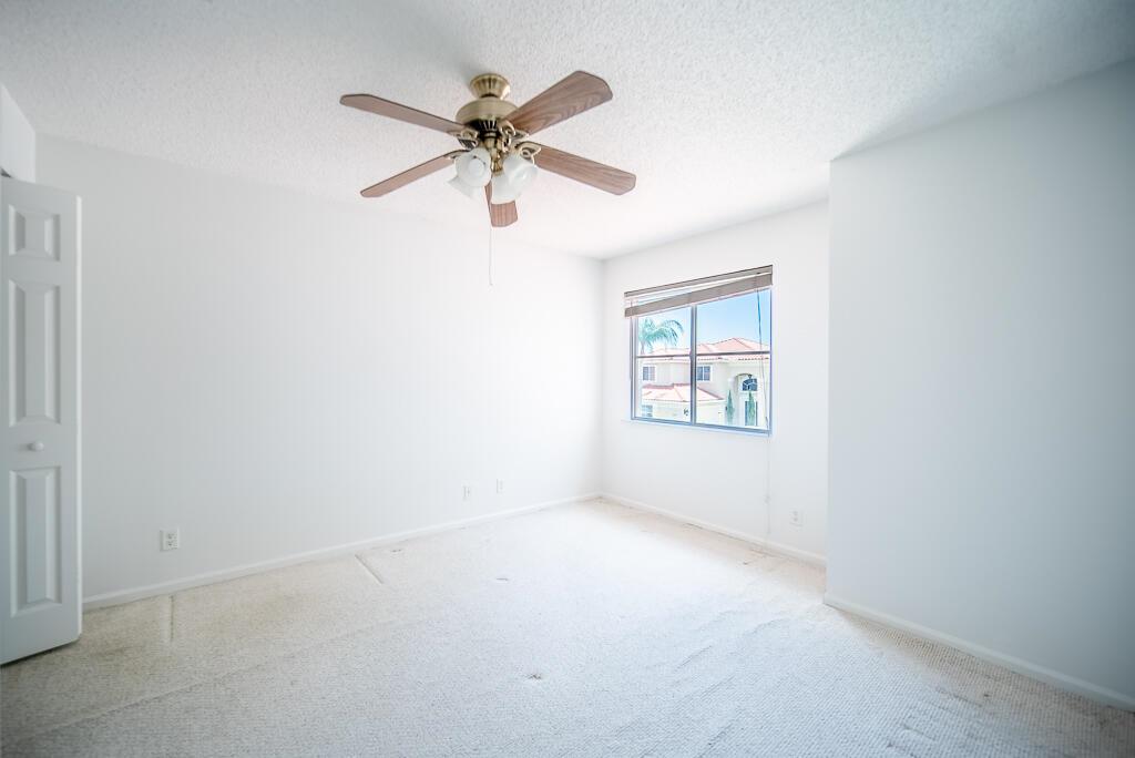 LAKE CHARLESTON - Residential Lease