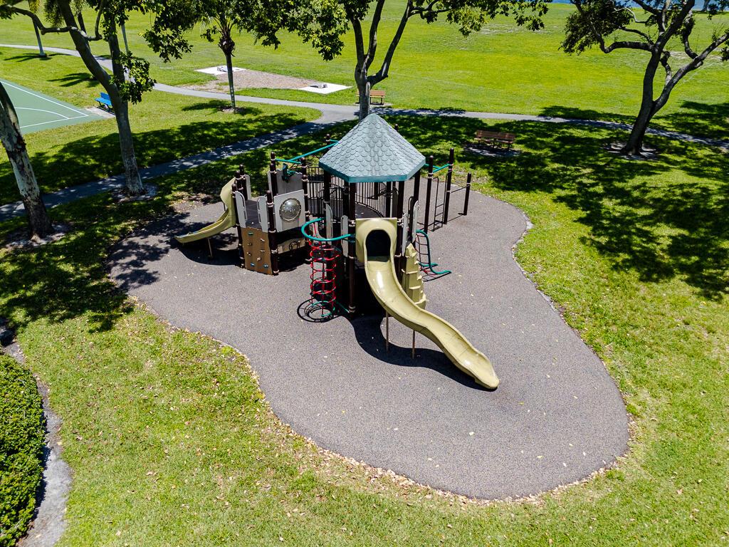 LAKE CHARLESTON - Residential Lease