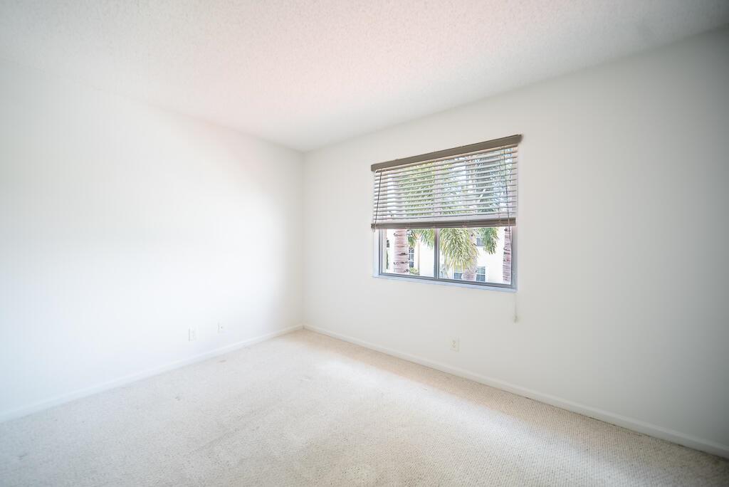 LAKE CHARLESTON - Residential Lease