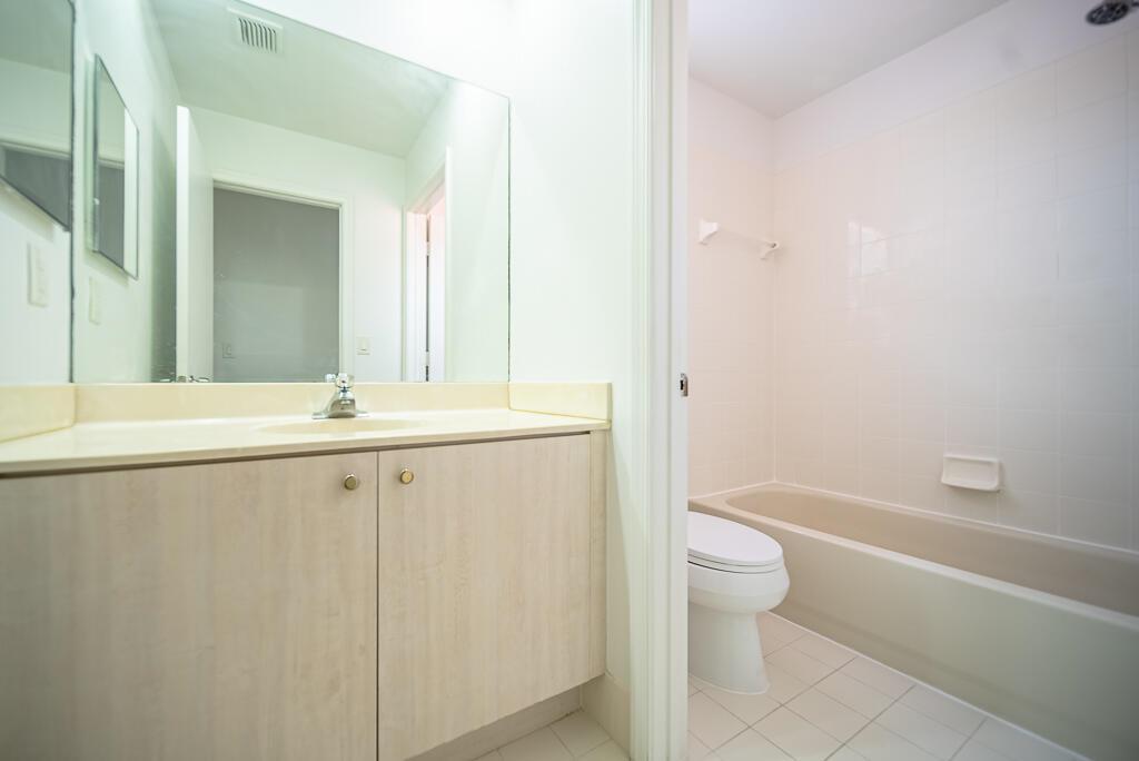 LAKE CHARLESTON - Residential Lease