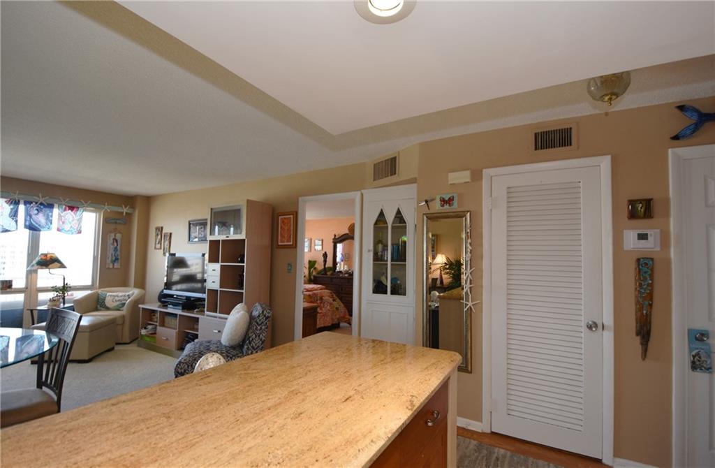 OCEAN MONARCH - Residential