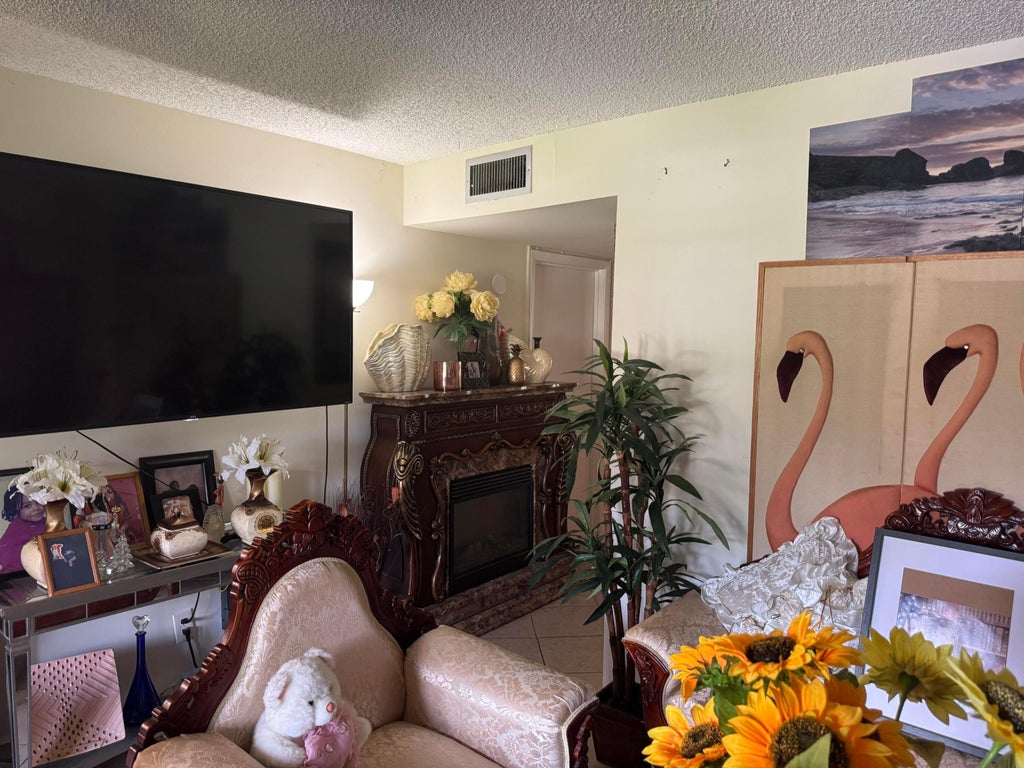 Photo of 58 WOODLAND Drive #102, Vero Beach, FL 32962 (MLS # B26078067)