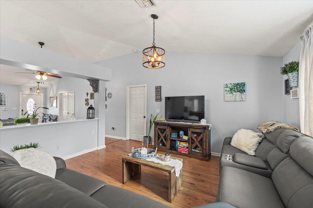 ACREAGE - Residential