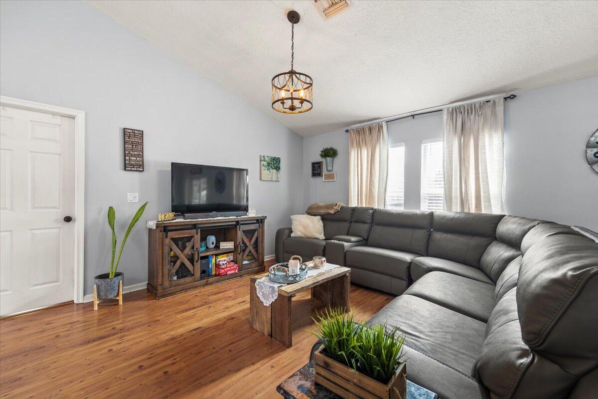 ACREAGE - Residential