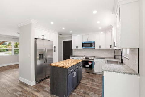 Tiny photo for 15409 Los Angeles Drive, Loxahatchee Groves, FL 33470 (MLS # B26036316)