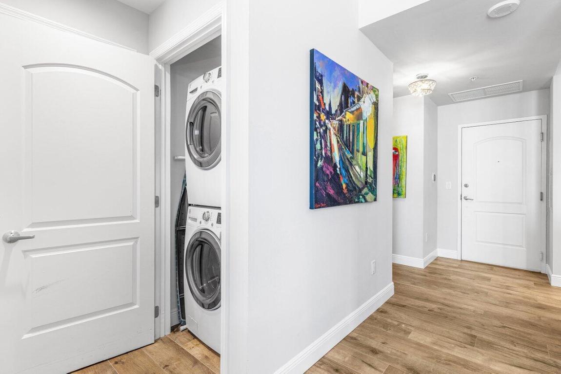 801 S Olive Avenue 908