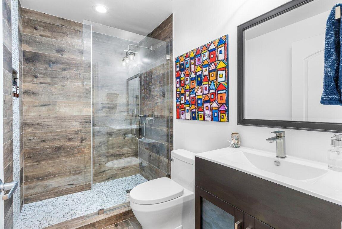 ONE CITY PLAZA CONDO - Residential