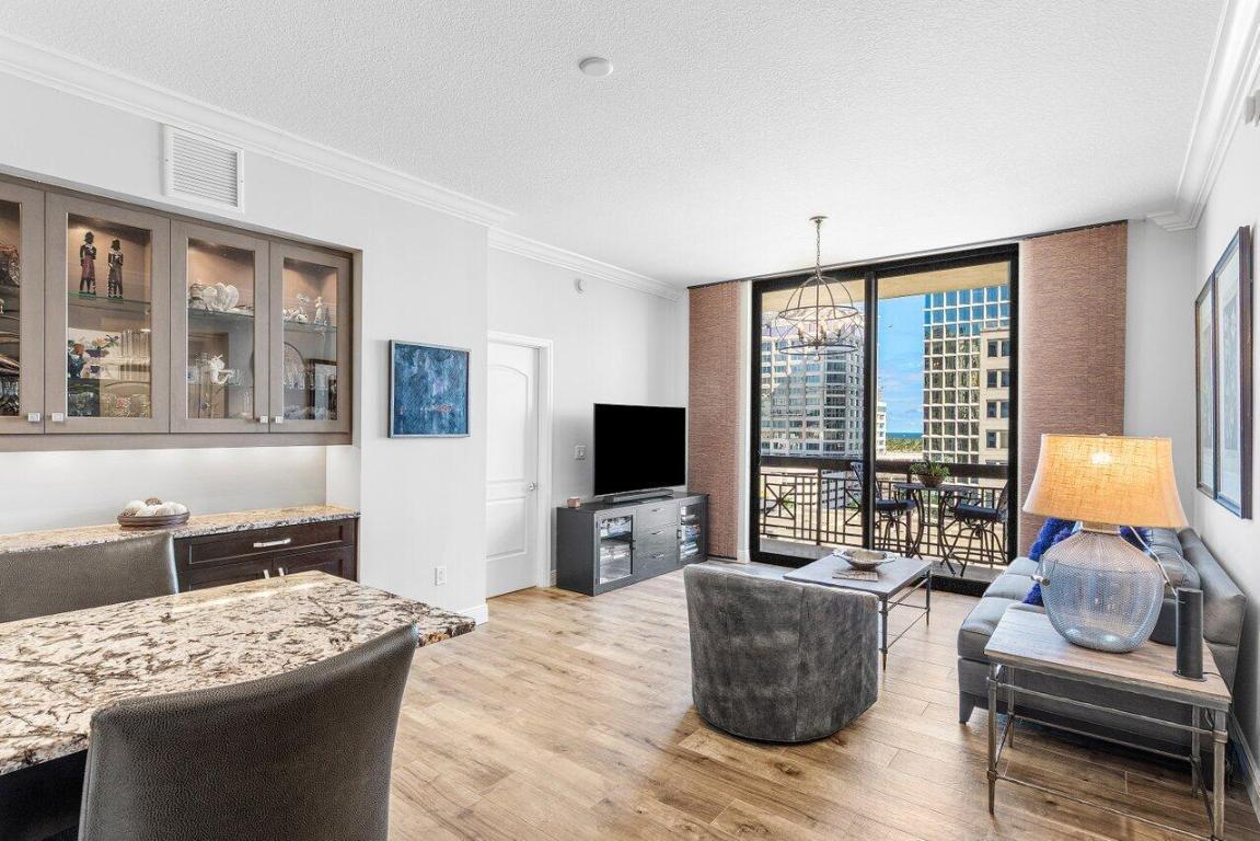 ONE CITY PLAZA CONDO - Residential