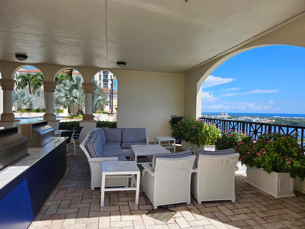 801 S Olive Avenue 908