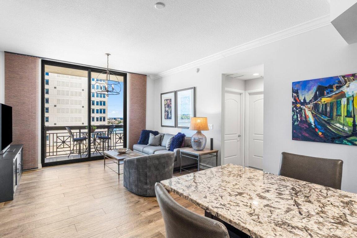 ONE CITY PLAZA CONDO - Residential