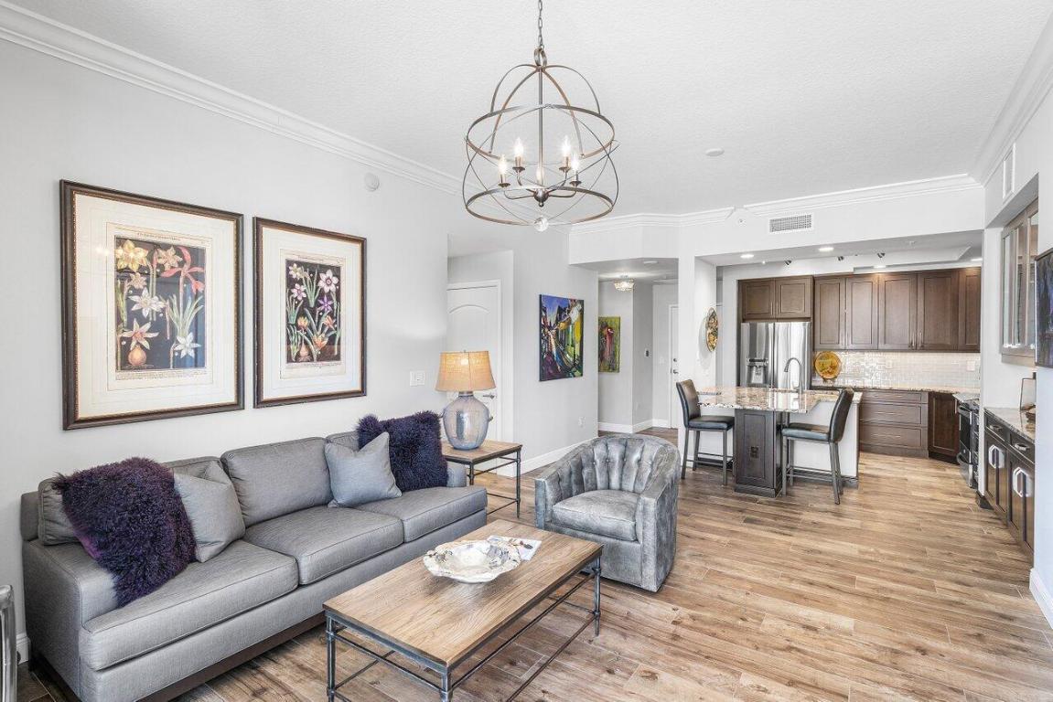 801 S Olive Avenue 908