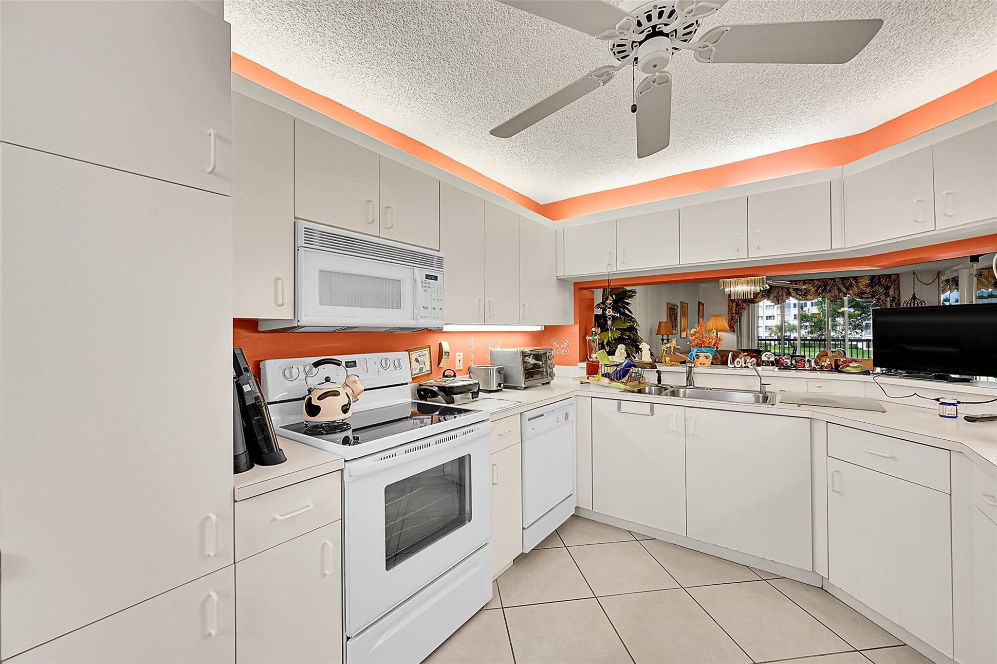 Sunrise Lakes Phase IV - Residential