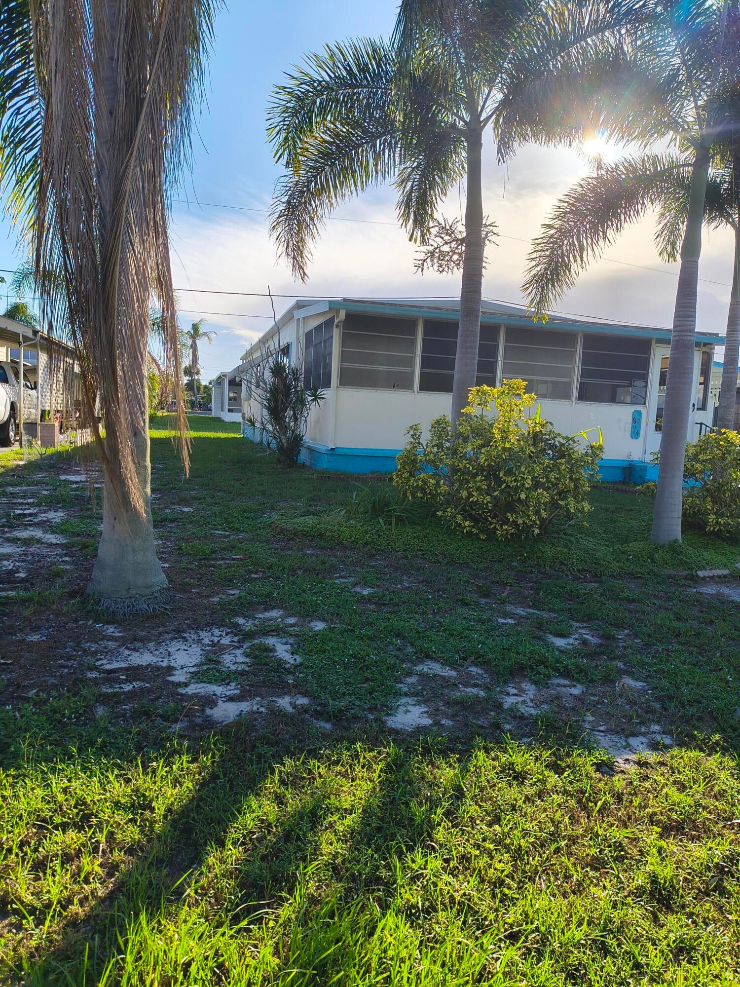 8294 SE SANDY Lane