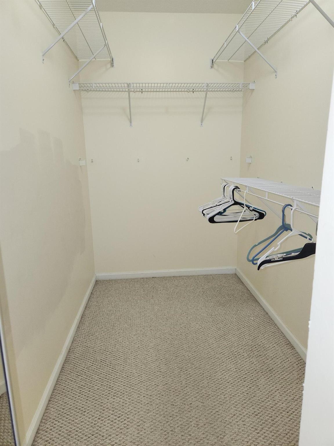 BRIGER PARS B, E AND F - Residential Lease