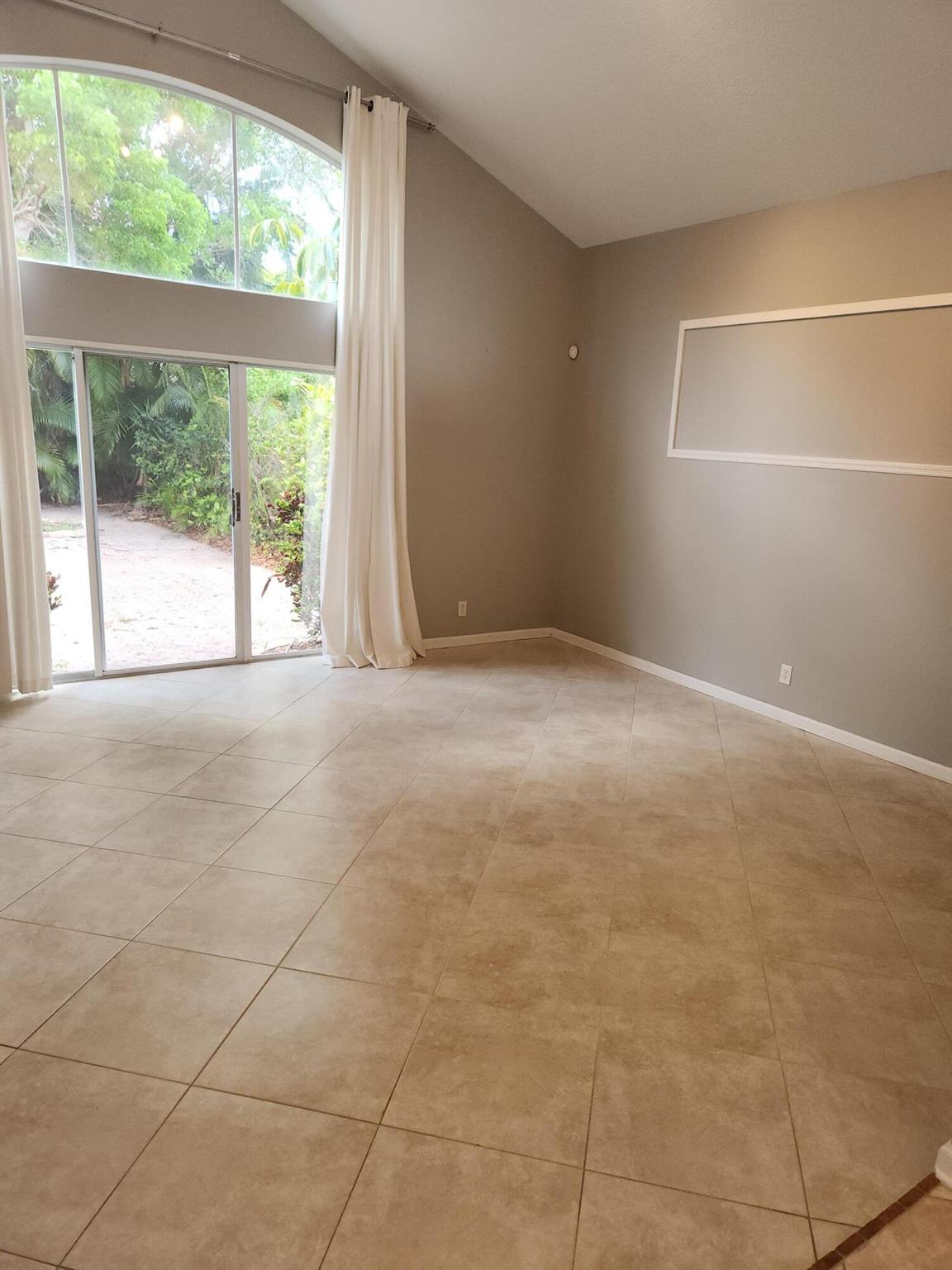 BRIGER PARS B, E AND F - Residential Lease