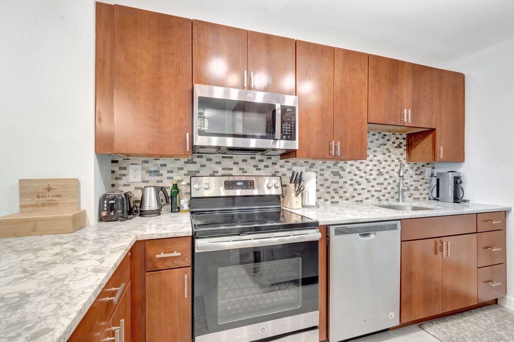 Photo of 60 Venetian Drive #300n, Delray Beach, FL 33483 (MLS # R11064562)